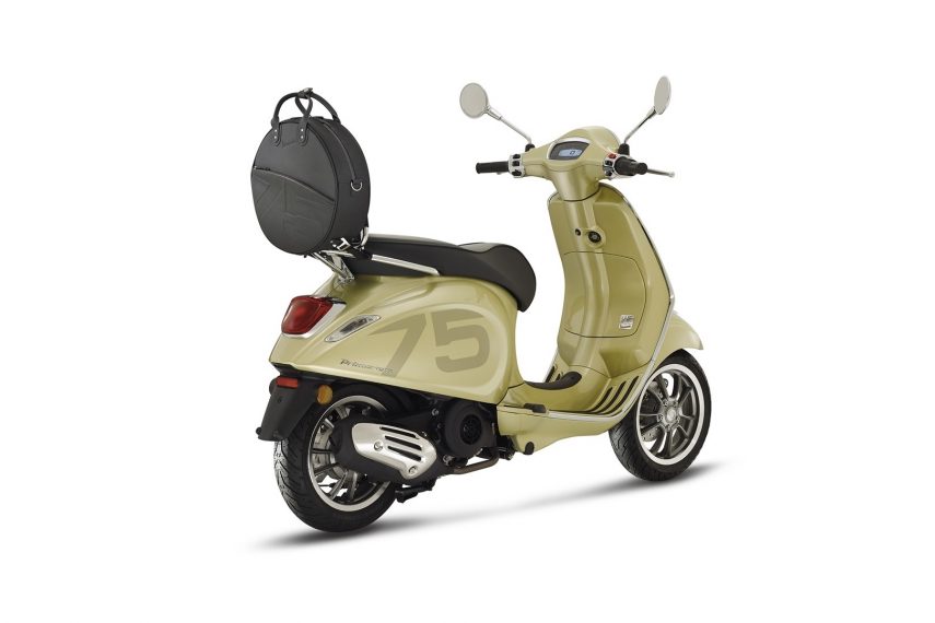 02 Vespa Primavera 75th