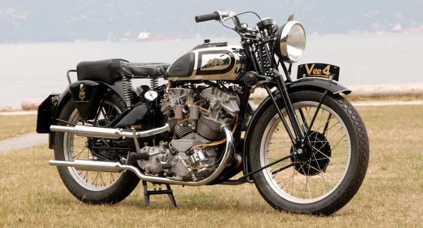 AJS V4 (1)