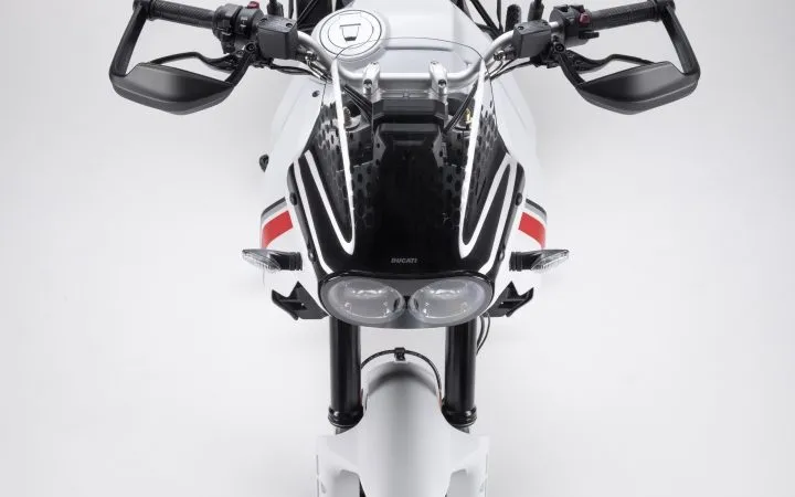 Ducati DesertX 2022 01