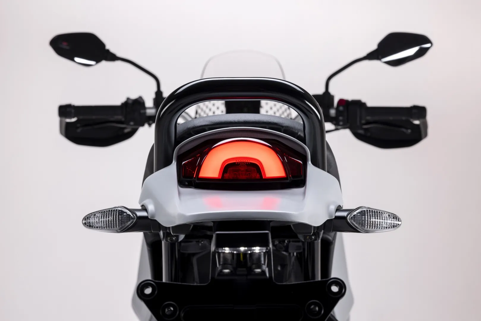 Ducati DesertX 2022 02