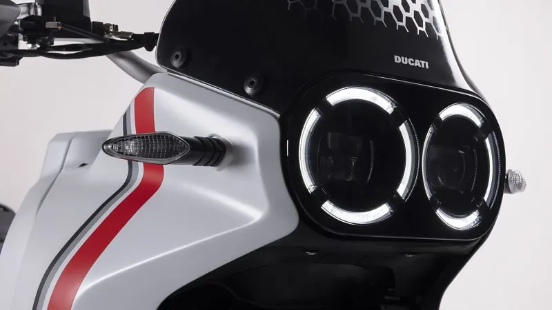 Ducati DesertX 2022 35