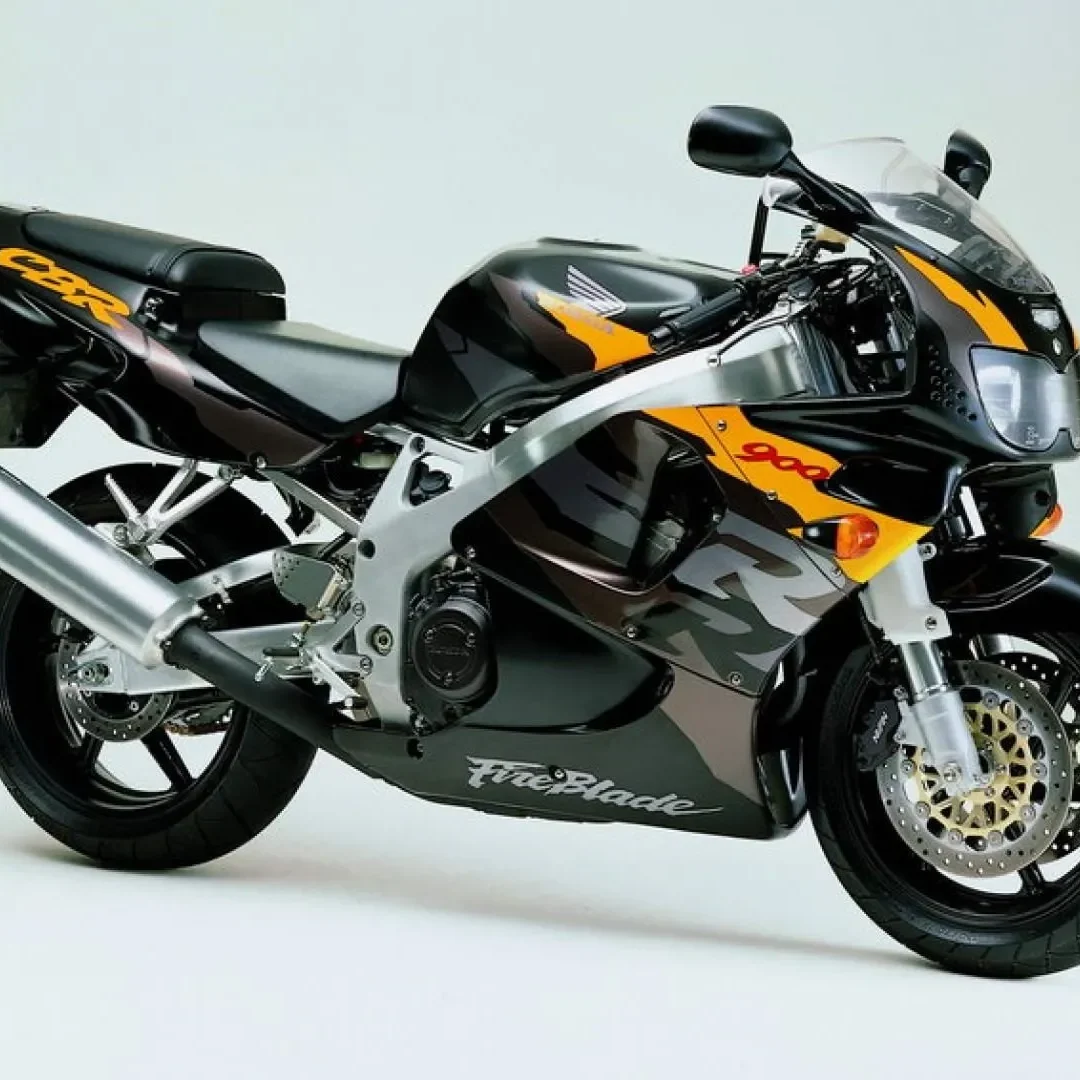バイク CBR900RR Moto del día: Honda CBR900RR Fireblade (1996-1997) - espíritu