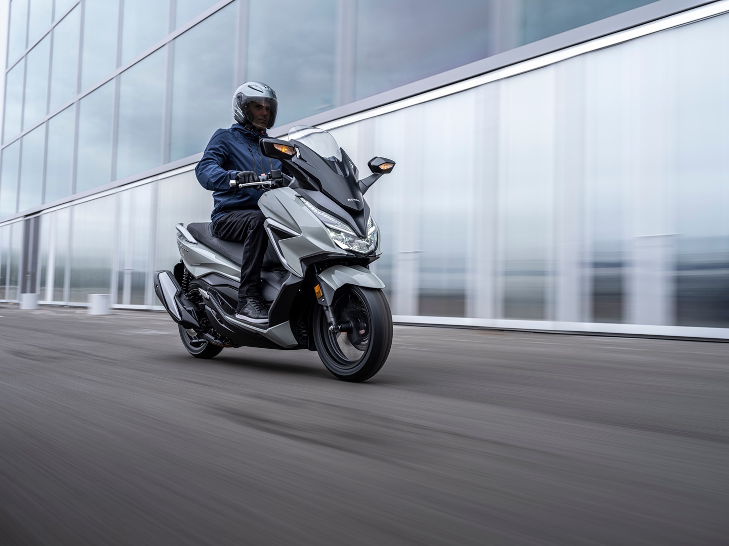 El Honda Forza 350 2021 se actualiza, y es ahora más potente y polivalente
