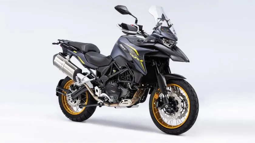 QJMotor SRT 550X (1)