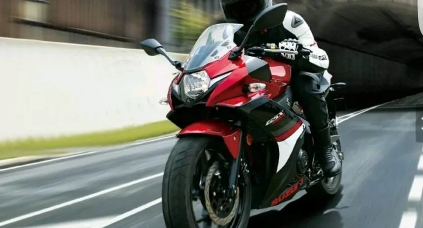 Suzuki GSX R 250 (2017)
