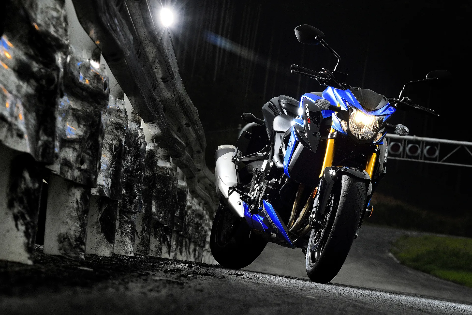 Suzuki GSX S750 (2)