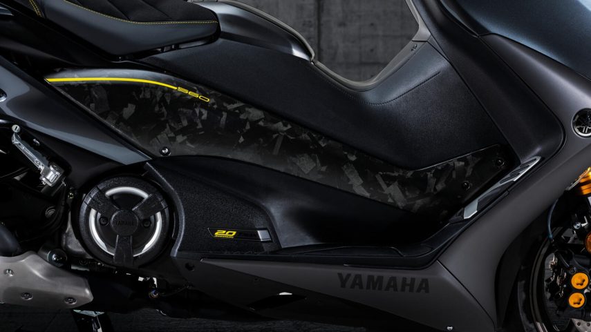 Yamaha TMAX 20 Aniversario 01