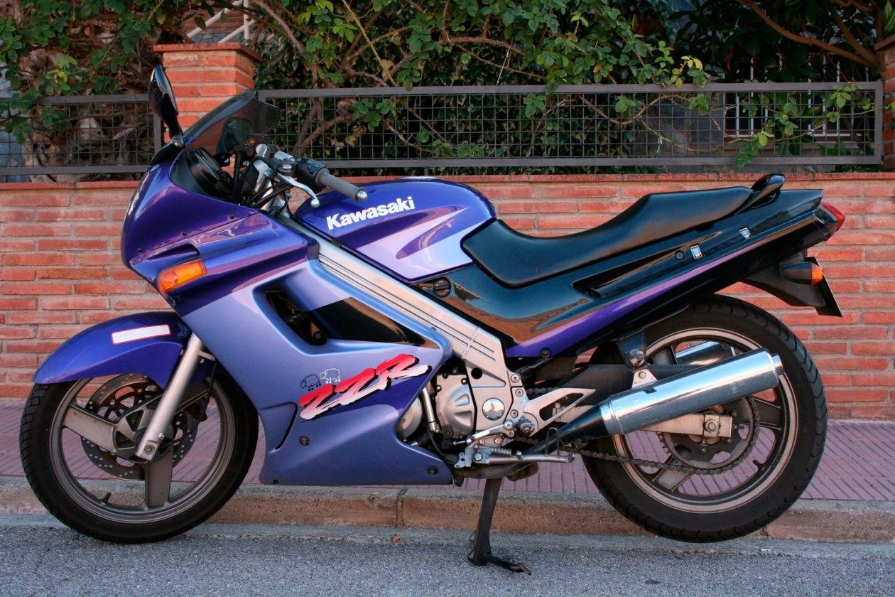 Moto del día: Kawasaki ZZR250