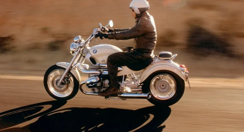 BMW R1200C moto del día