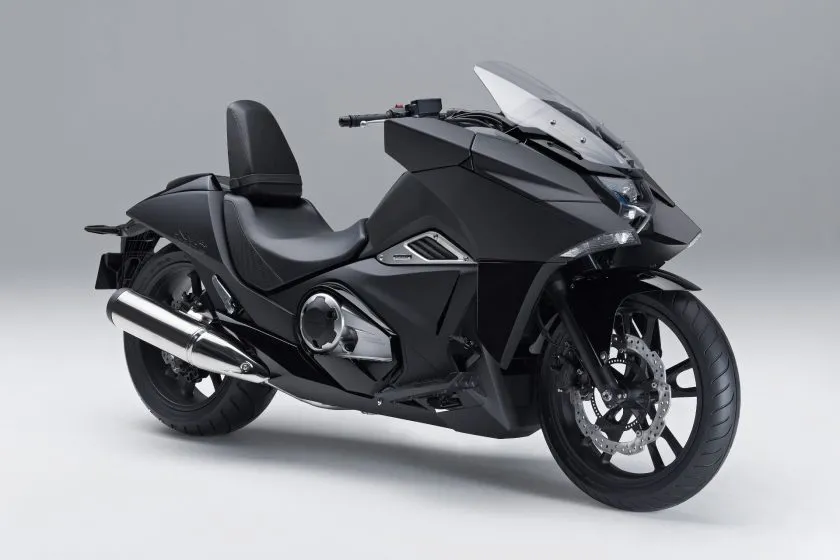 Honda NM4 Vultus (1)