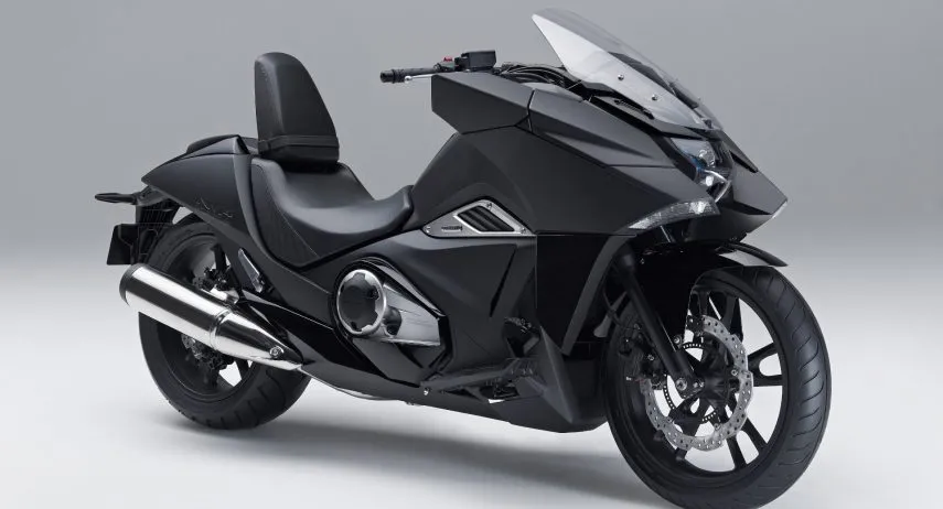 Honda NM4 Vultus (1)