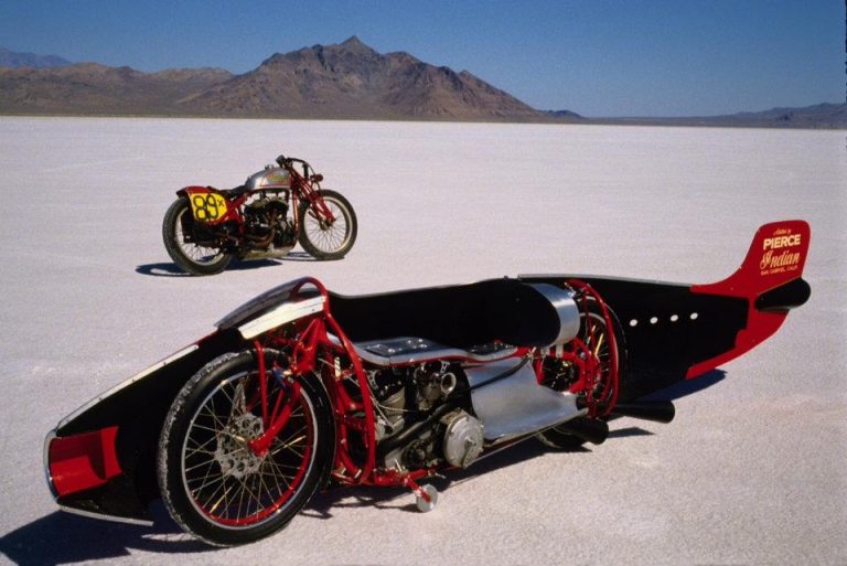 Moto del día La Indian Twin Scout de Burt Munro espíritu RACER moto