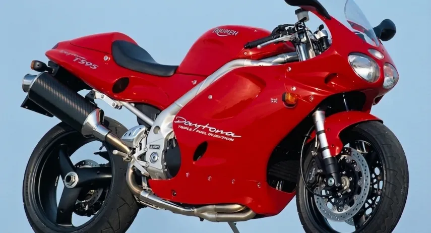 Troumph Daytona T595 (1)