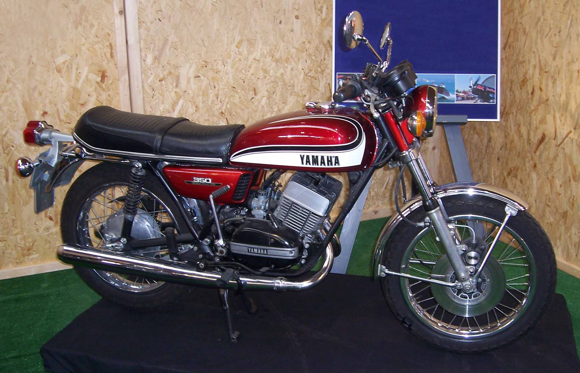 Moto del día: Yamaha RD 350