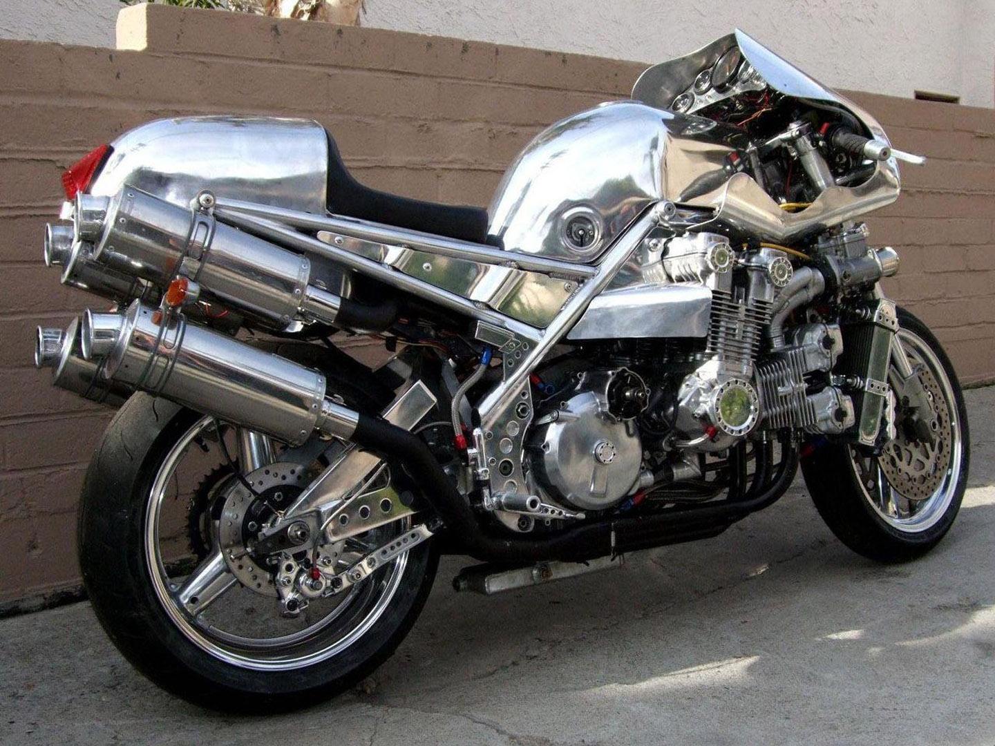 Moto del día: Honda CBX V12