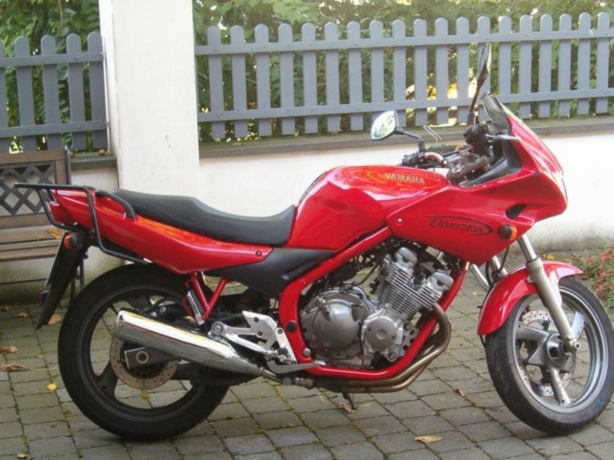 Moto del Yamaha 600 S Diversion - espíritu RACER moto