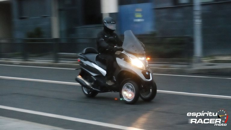 Prueba: Piaggio MP3 500 LT Hpe Business - Espíritu RACER Moto