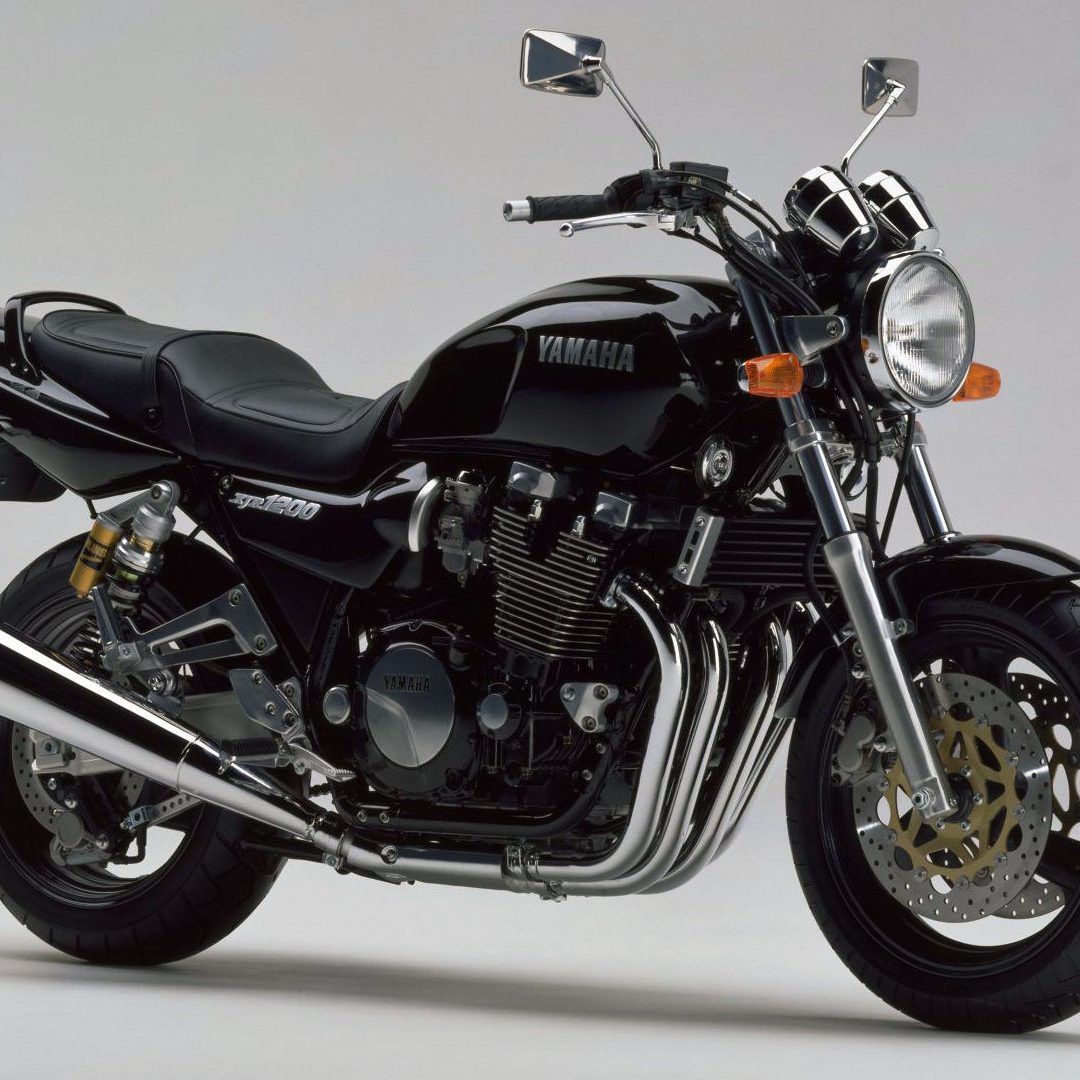 Moto del día: Yamaha XJR 1200/1300 - espíritu RACER moto