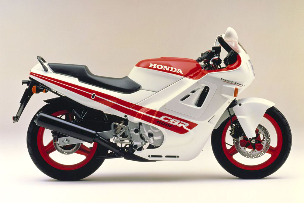 Moto día: Honda 600 F1 Hurricane espíritu RACER moto