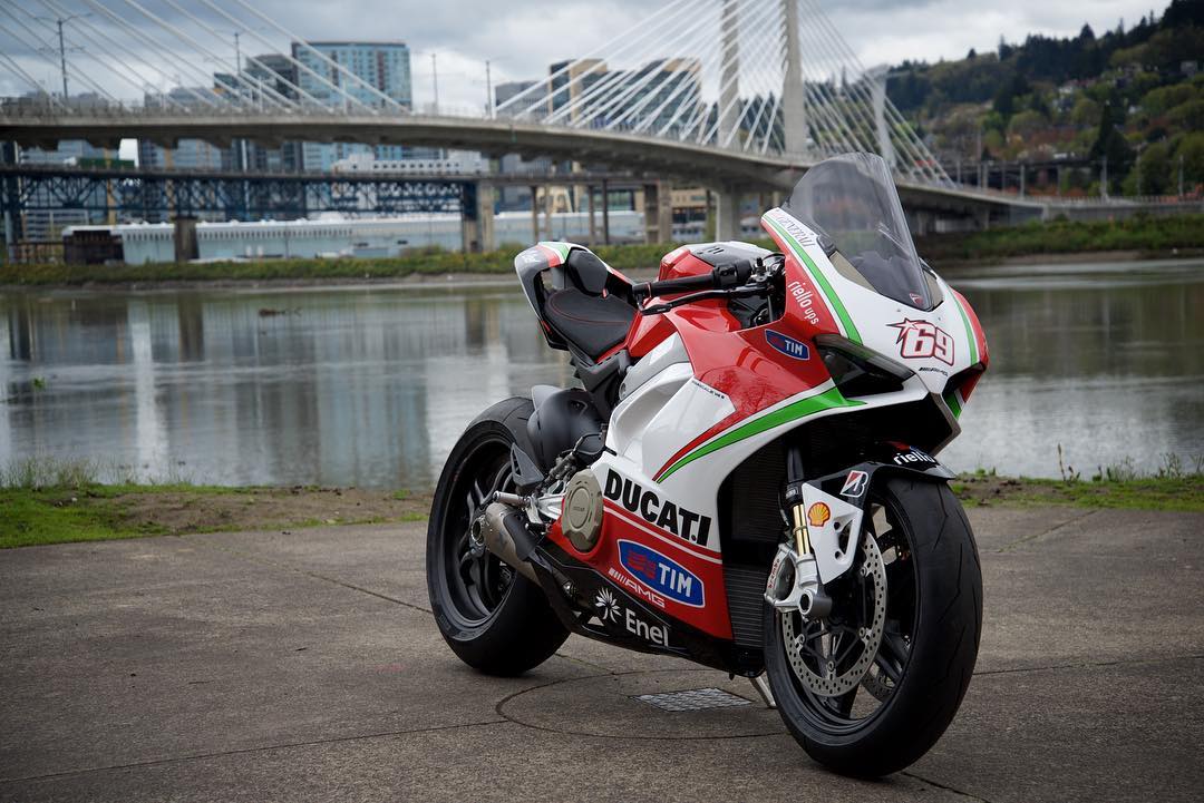 Una Ducati Panigale V4 en homenaje a Nicky Hayden
