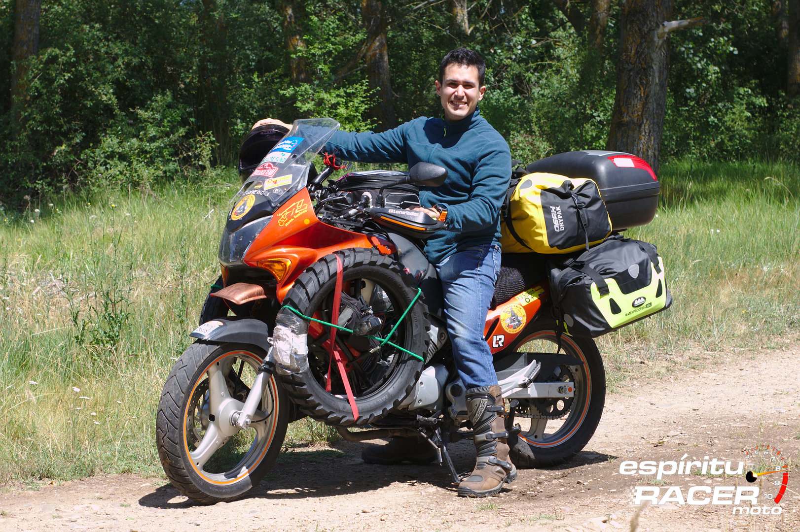 Pedro a Mongolia espirituRACER moto 01