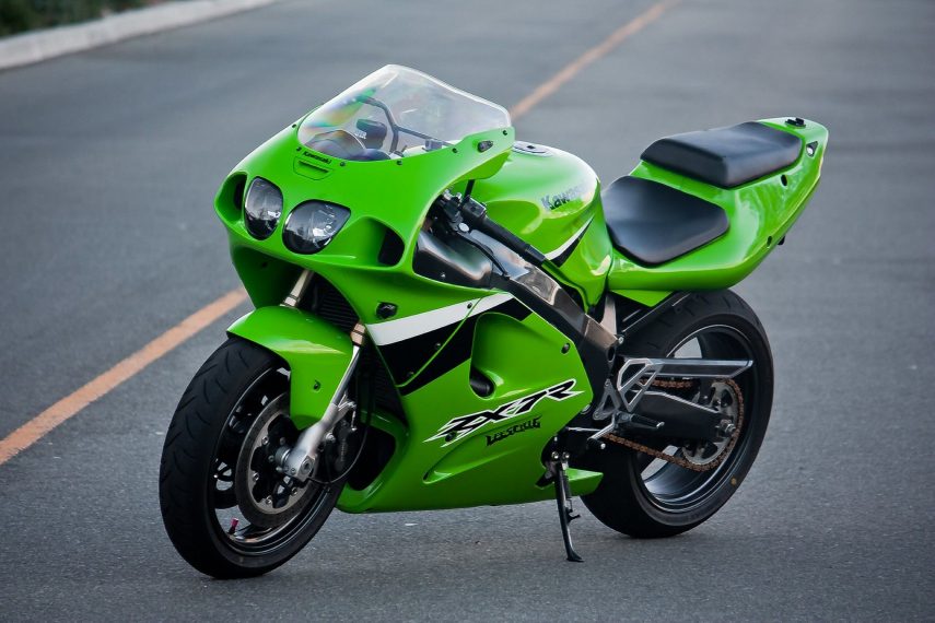 Moto del día Kawasaki ZX7R (1996) espíritu RACER moto