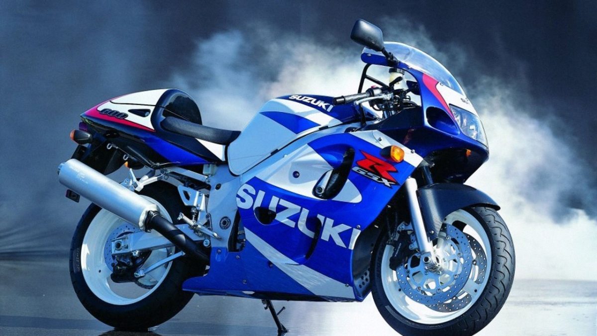 Cortar inferencia Punto de exclamación Moto del día: Suzuki GSX-R 600 SRAD - espíritu RACER moto