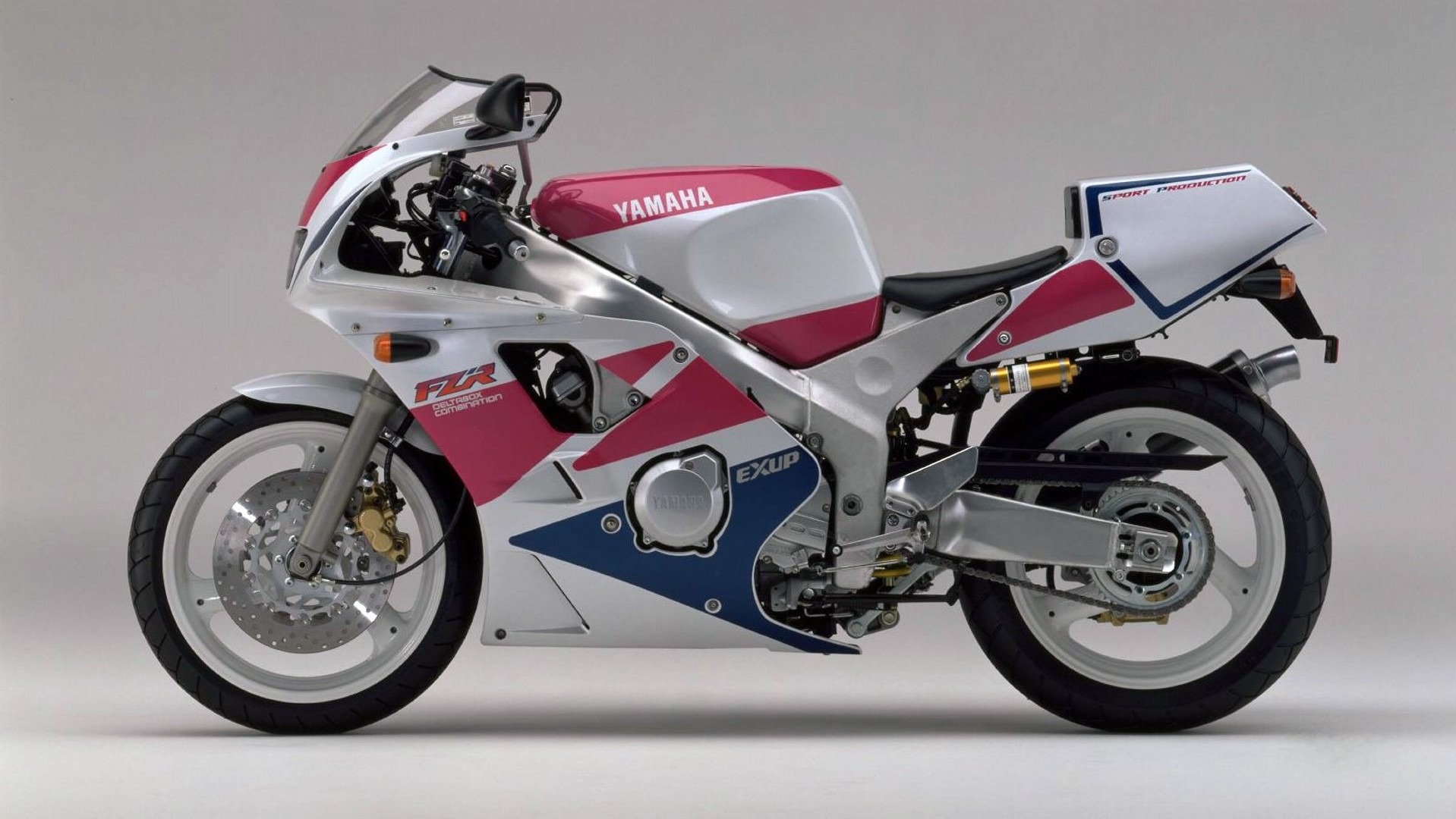 Yamaha FZR 400 RR SP (1)