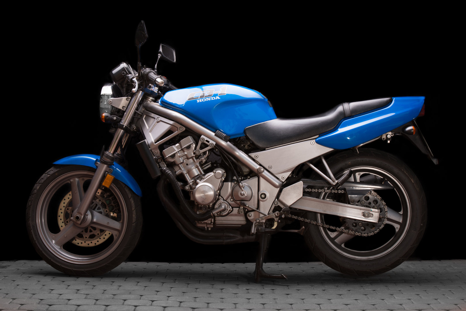 Honda Honda CB1 - Moto.ZombDrive.COM