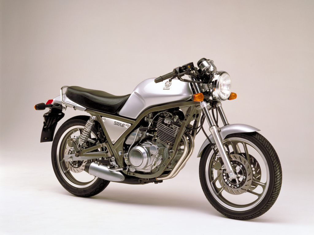Yamaha SRX 600 01