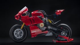 Ducati Panigale V4 R de LEGO Technic 04
