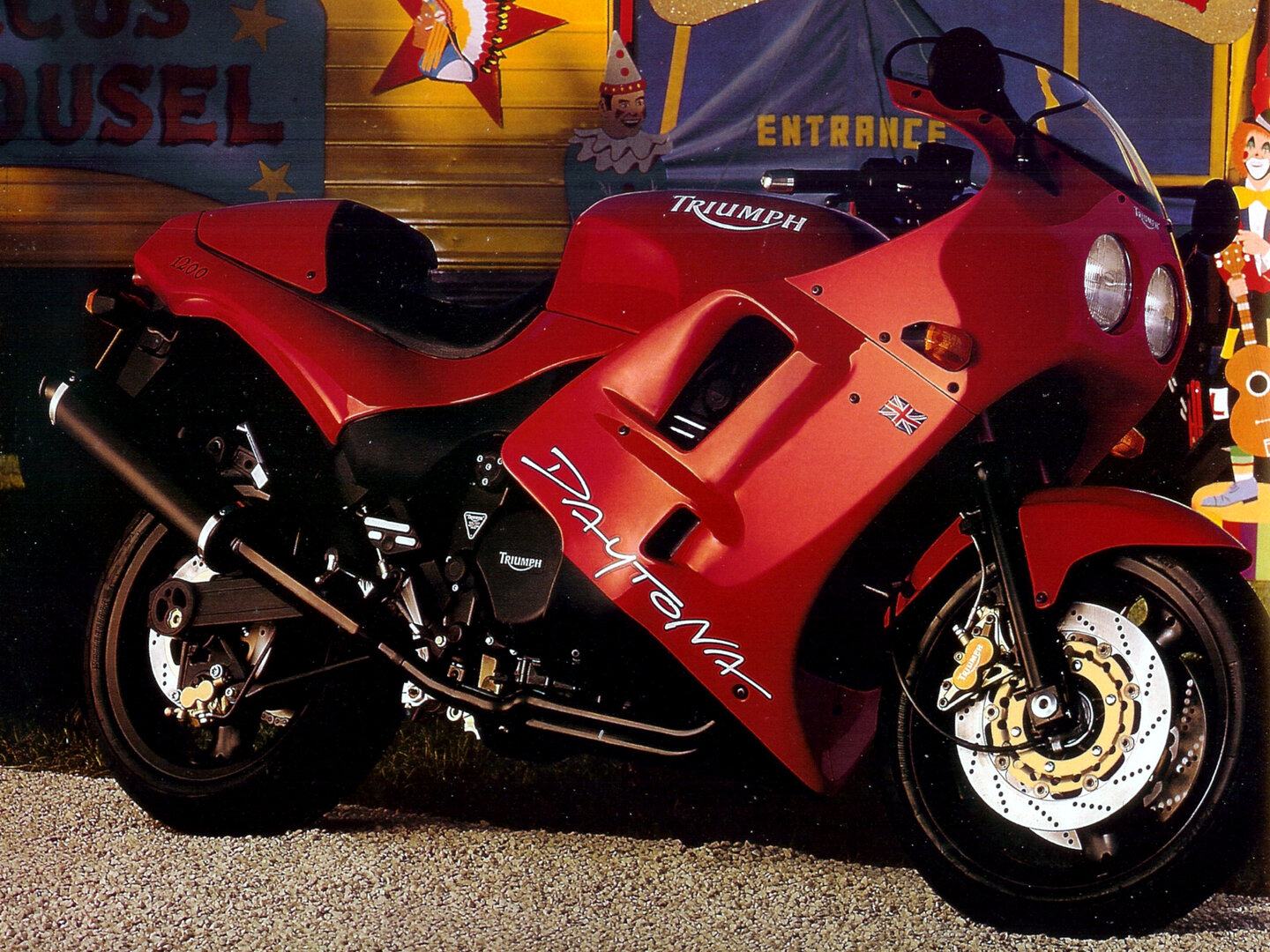 Moto del día: Triumph Daytona 1200