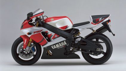 Yamaha YZF R7 OW 02 3