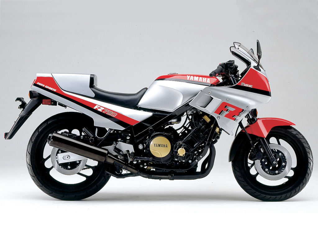 Moto del día: Yamaha FZ 750