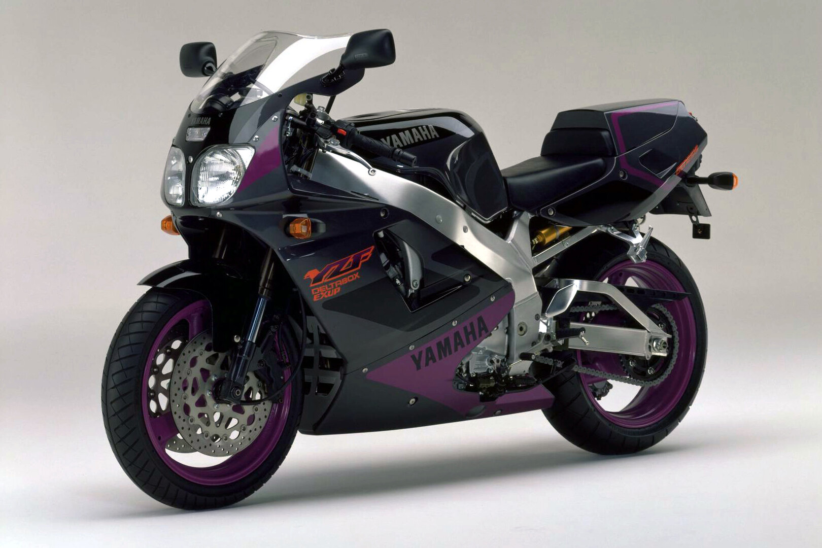 Moto del día: Yamaha YZF 750 R/SP