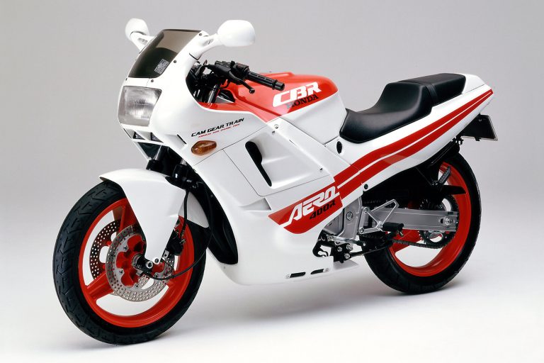 Honda cbr 400 r