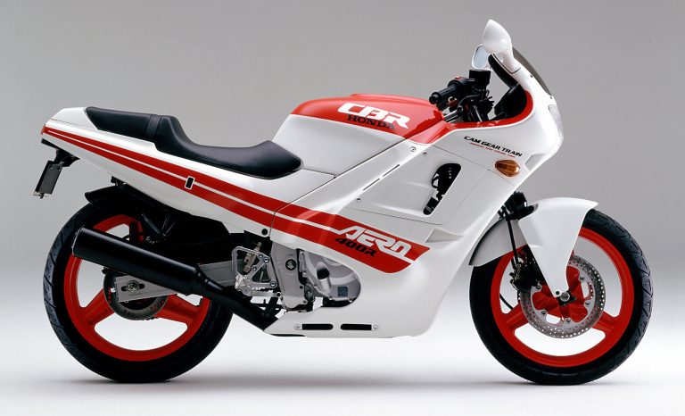 Honda cbr 400 вес