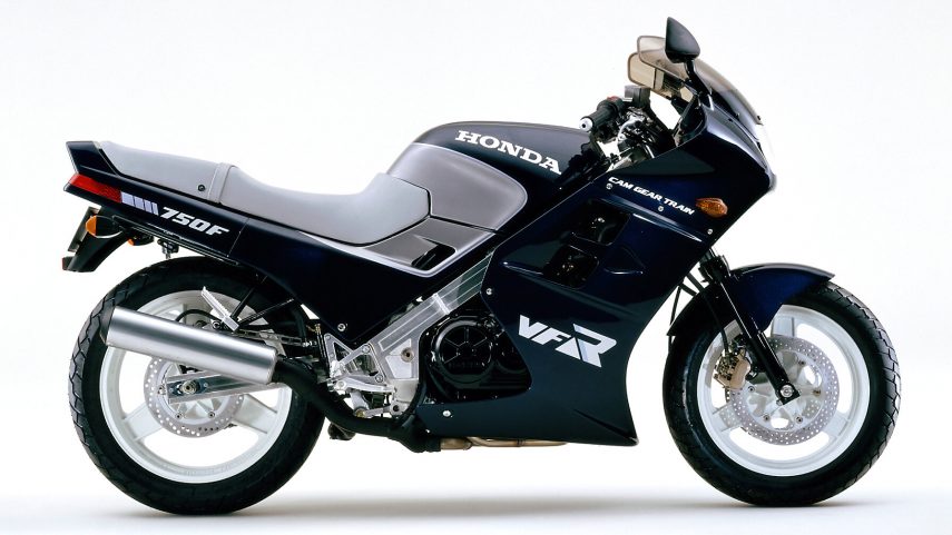 Honda VFR 750 F RC24 2