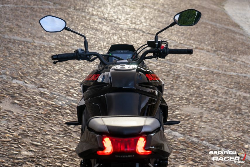 Suzuki GSX S1000 Katana 013