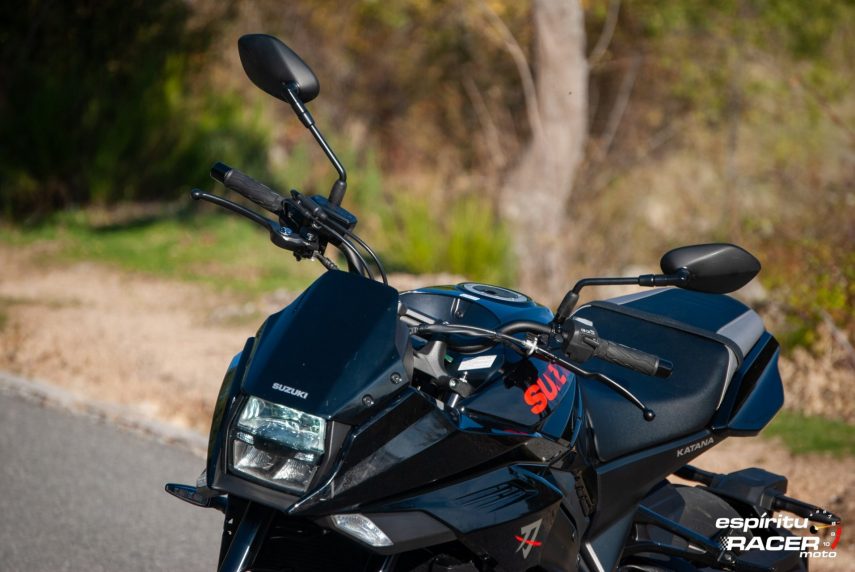 Suzuki GSX S1000 Katana 025