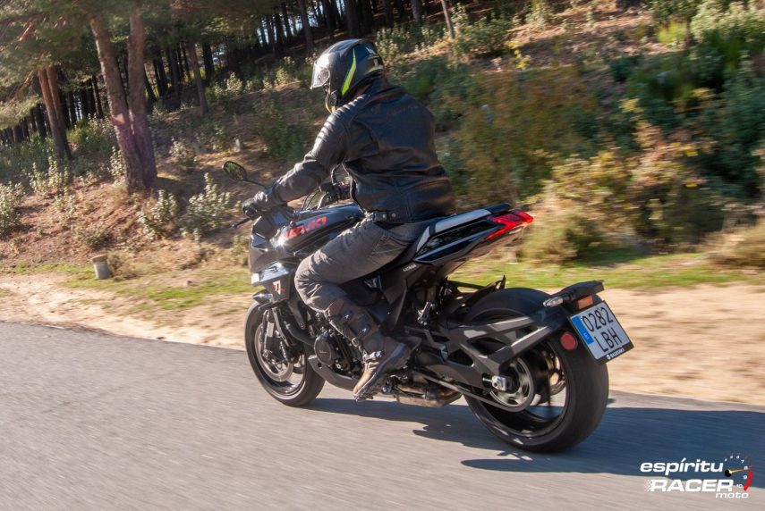 Suzuki GSX S1000 Katana 045