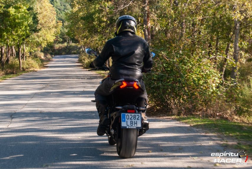 Suzuki GSX S1000 Katana 050