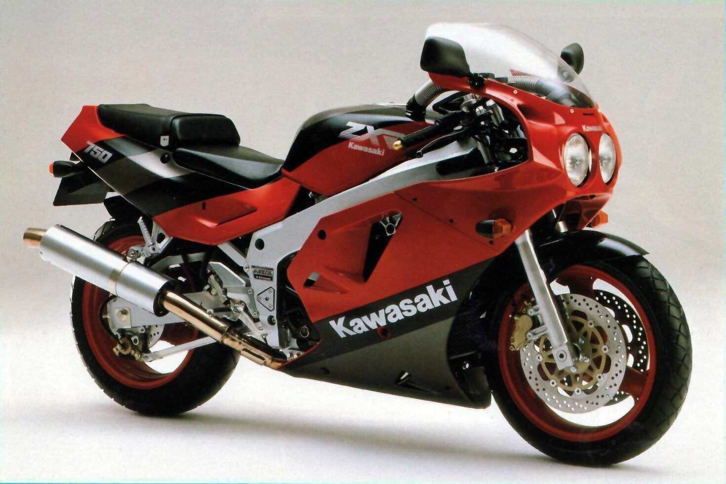 Moto del día: Kawasaki ZXR 750 Ninja/Stinger (H1/H2)