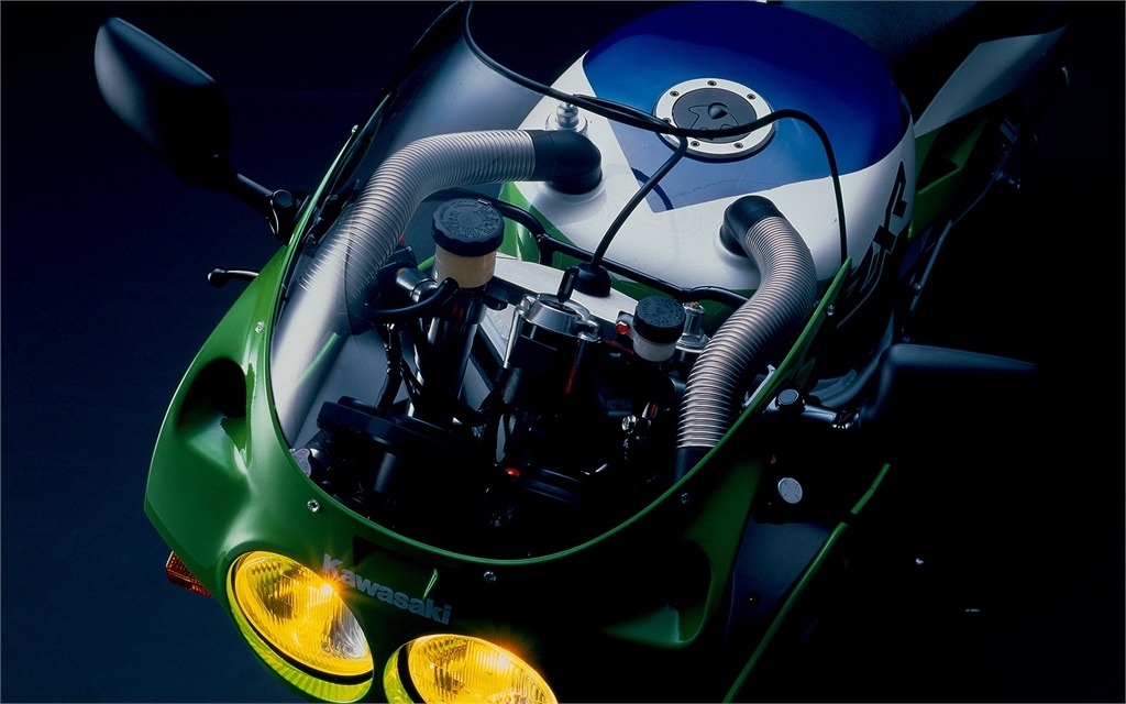 Kawasaki ZXR 750 H1 4