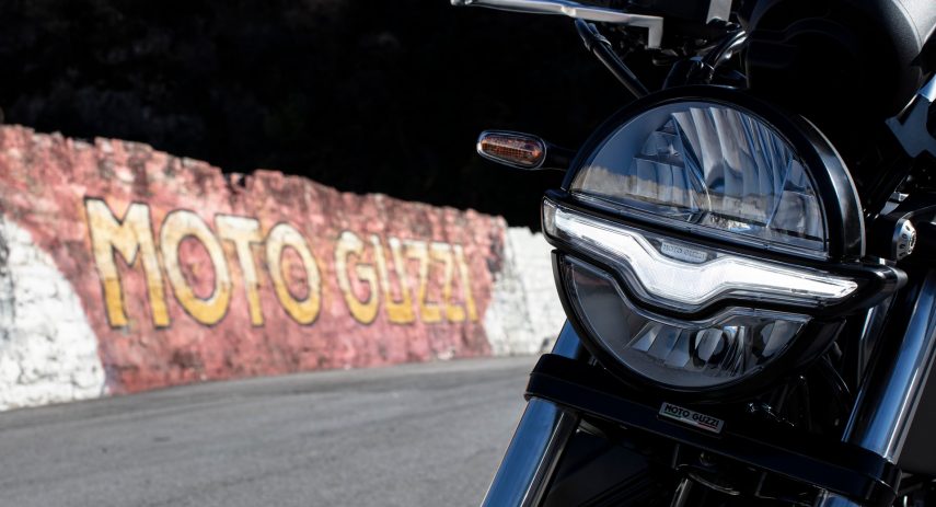 Moto Guzzi V9 100 aniversario 54