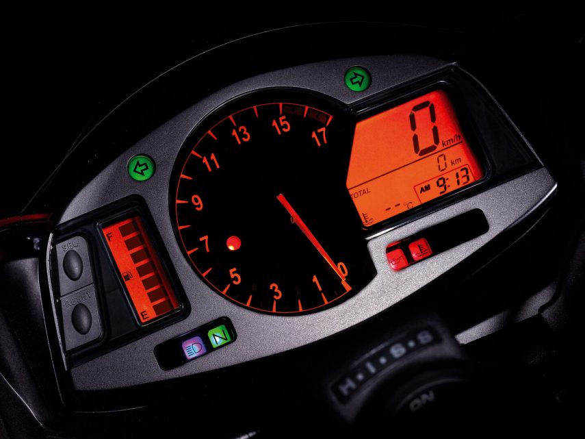 Honda CBR 600 RR 2007 13