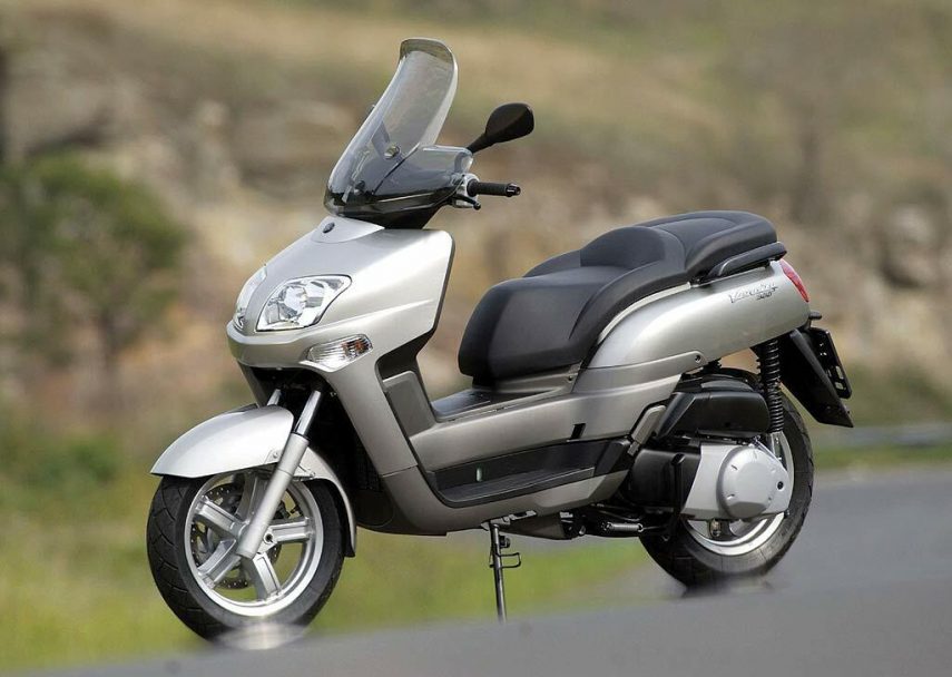 Yamaha Versity 300 2