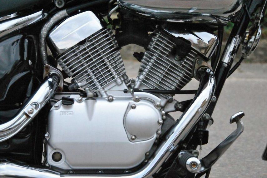 Suzuki VL 125 LC Intruder 5