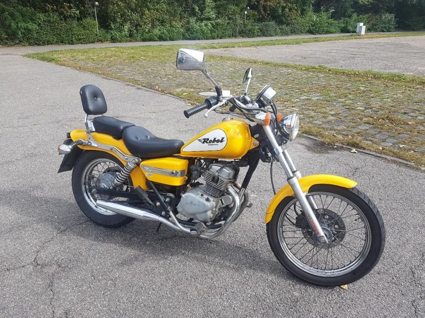 Honda CA 125 Rebel 2
