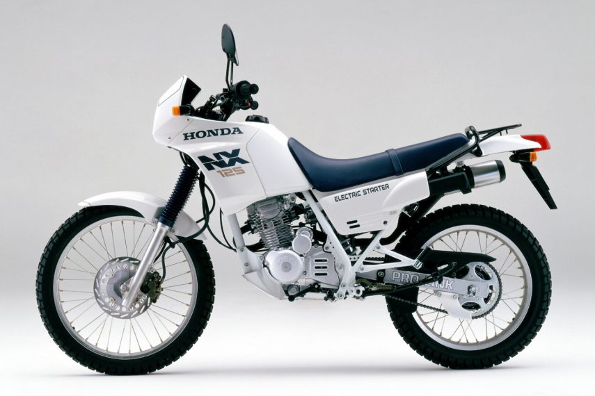 Moto del día Honda NX 125 espíritu RACER moto